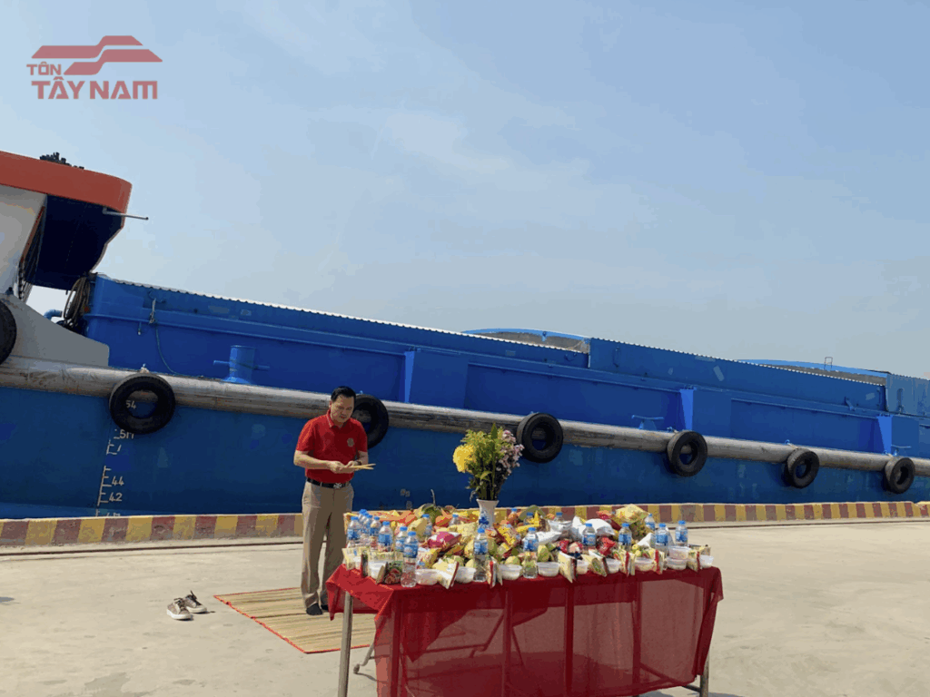 Nghi thức cúng cảng tại Nhà máy