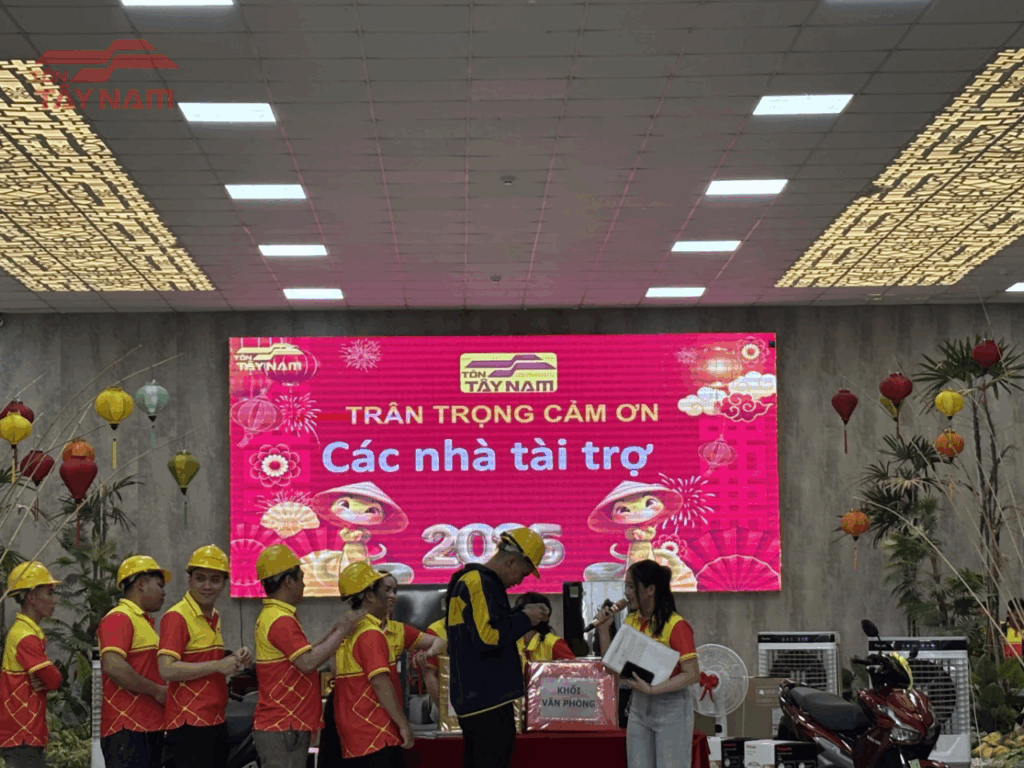 CBCNV tham gia bốc thăm đầu năm.